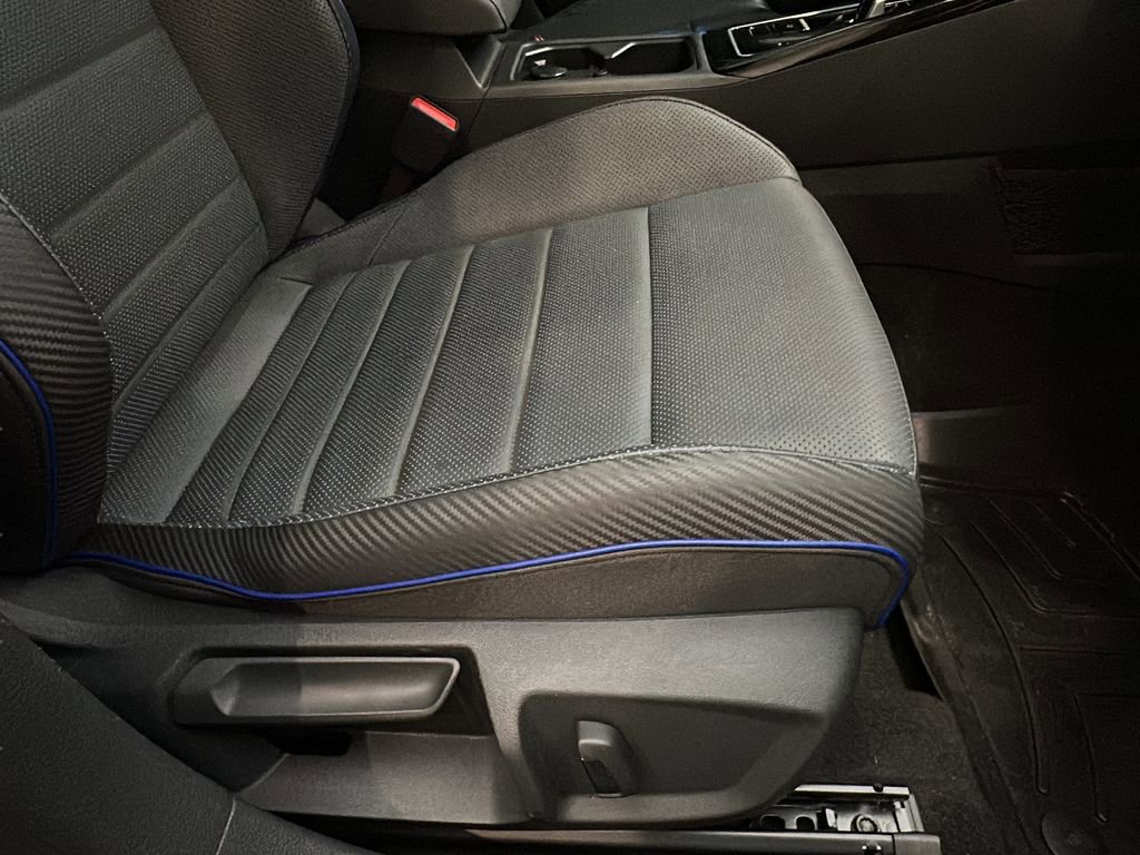 Used 2024 Volkswagen Golf R image 22