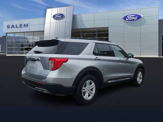 Certified 2022 Ford Explorer XLT w/ Equipment Group 202A AWD/4WD image 3