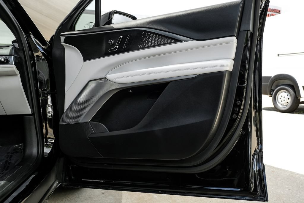 Used 2023 Cadillac Lyriq AWD image 48