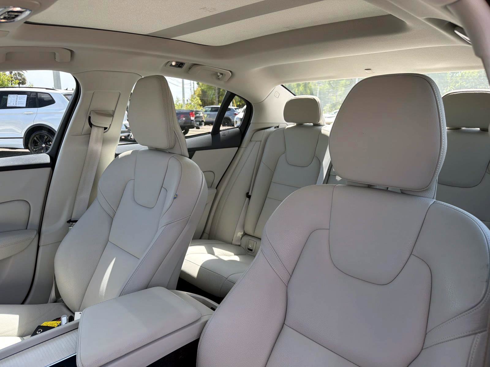 Used 2020 Volvo S60 T5 Momentum image 19