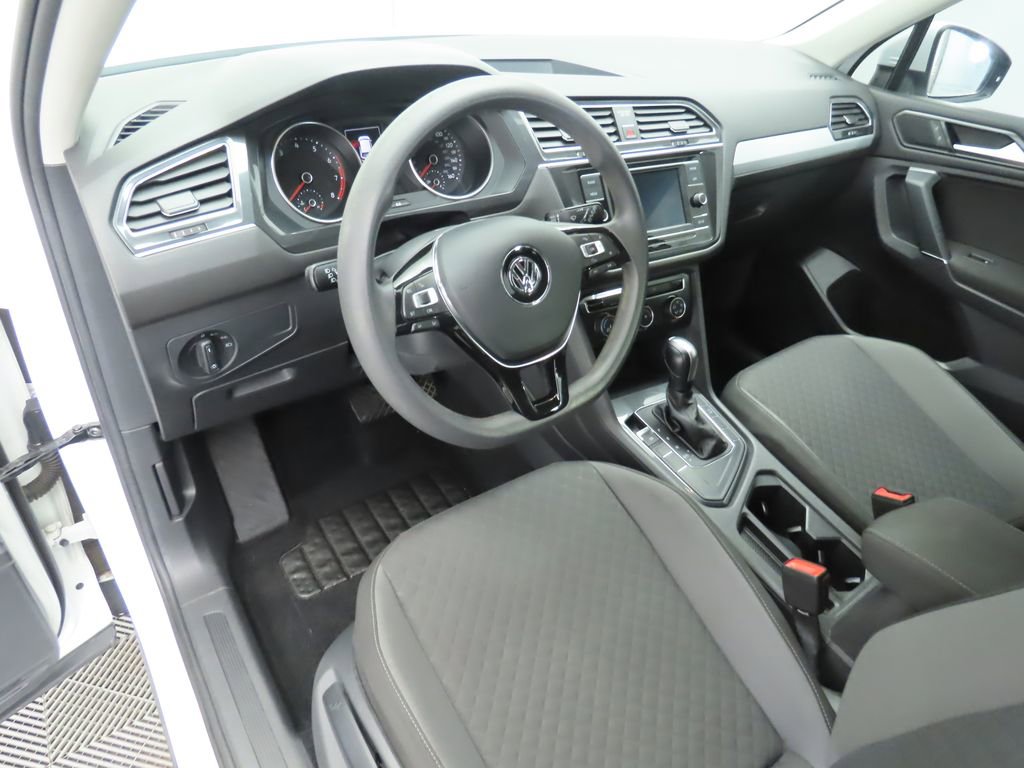 Used 2018 Volkswagen Tiguan S image 9