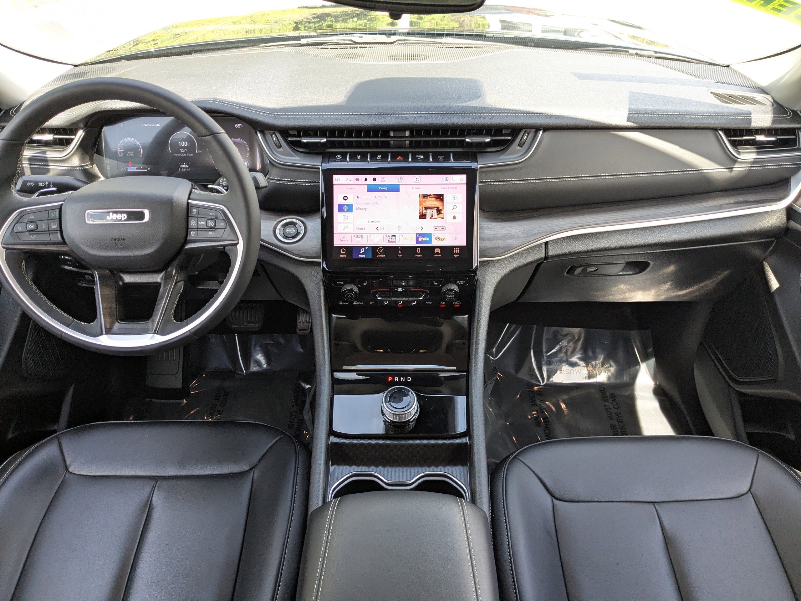 Used 2023 Jeep Grand Cherokee Limited image 14