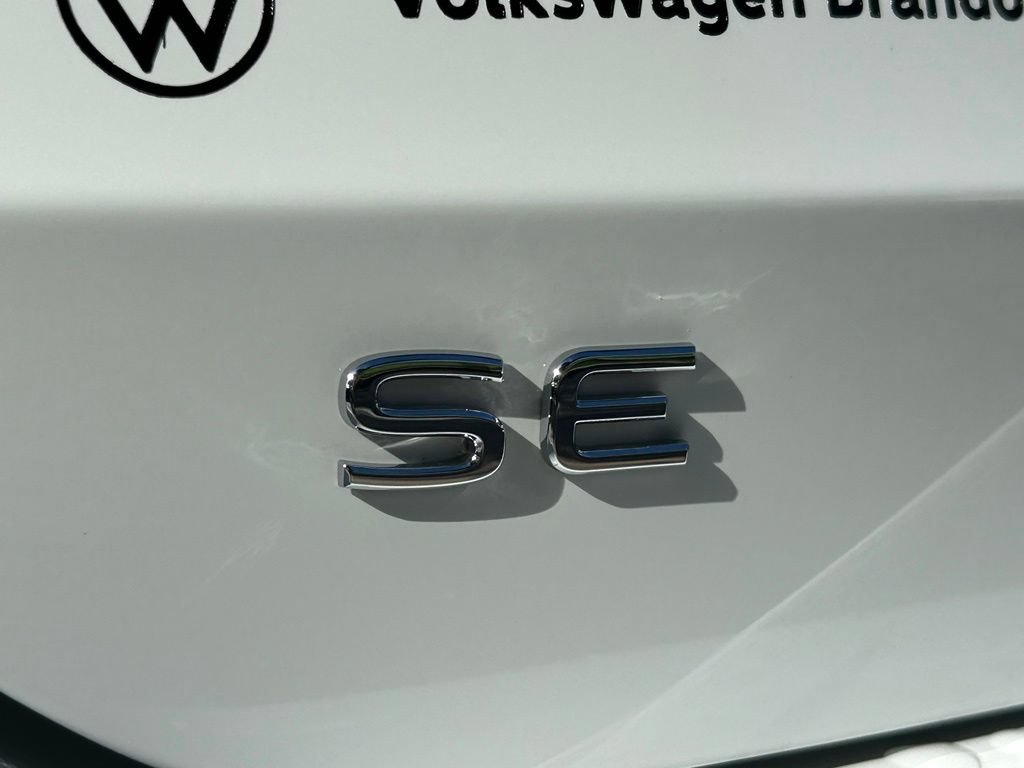 New 2026 Volkswagen Taos SE FWD image 39