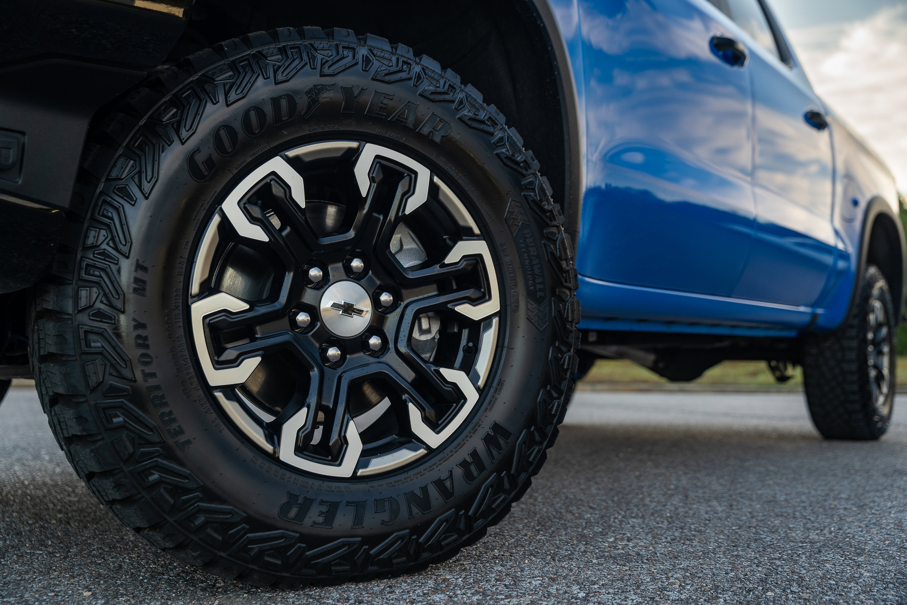Used 2025 Chevrolet Silverado 1500 ZR2 AWD/4WD image 35