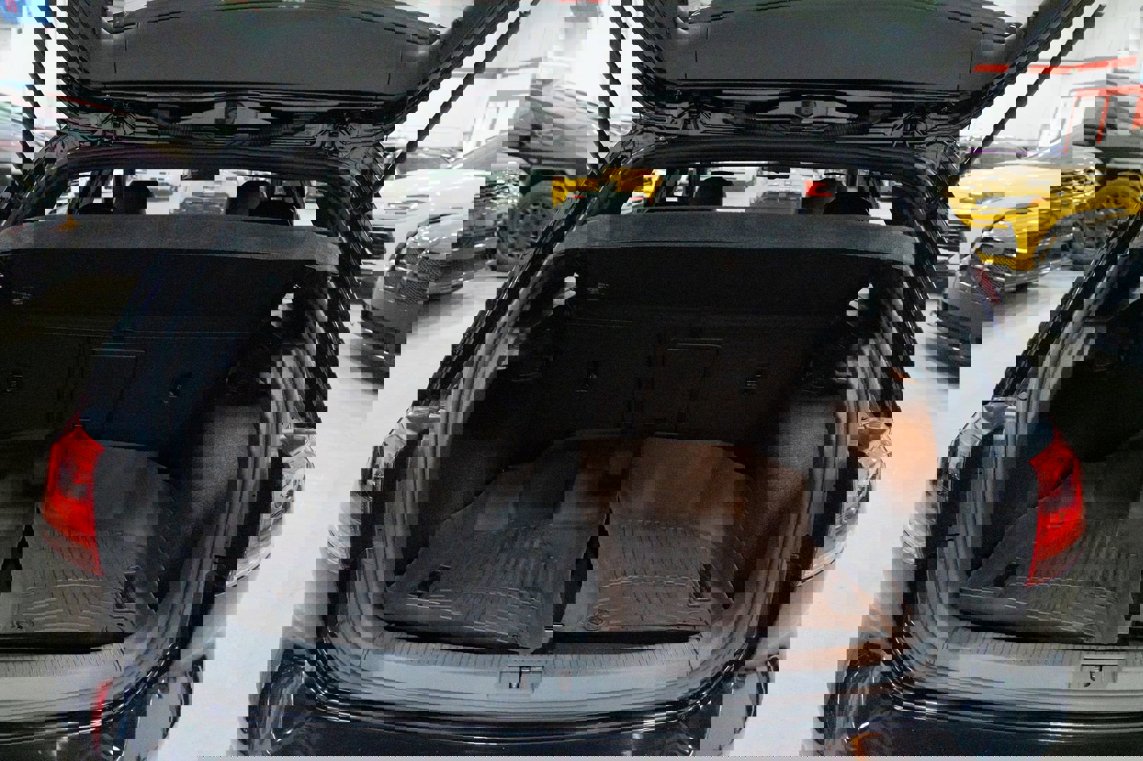 Used 2016 Volkswagen Golf 4-Door image 19