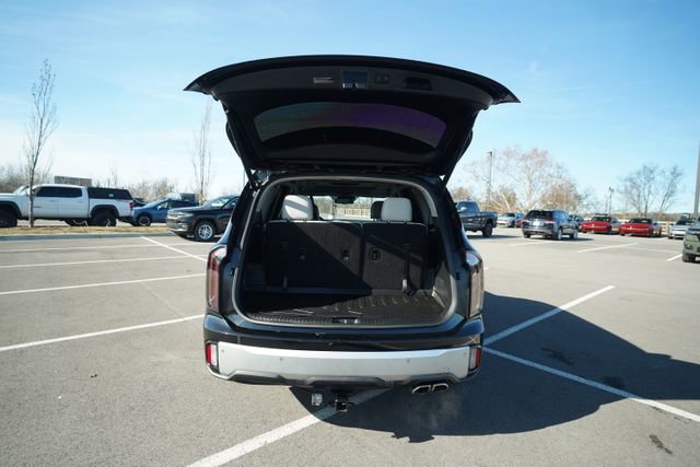 Used 2024 Kia Telluride EX w/ EX Captain's Chair Package image 17