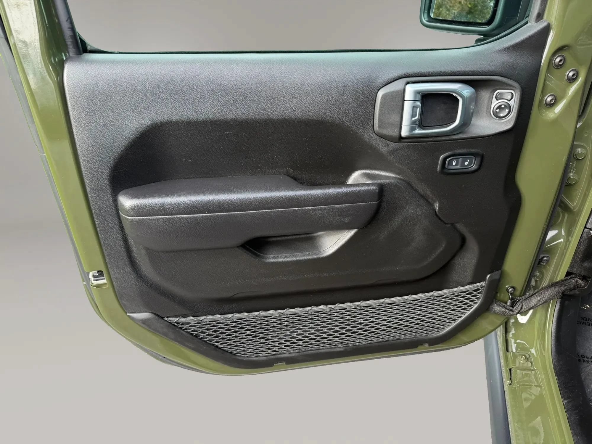 Used 2024 Jeep Wrangler Unlimited AWD/4WD image 12