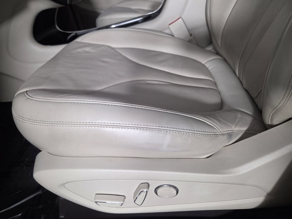 Used 2019 Lincoln MKC Reserve AWD/4WD image 12