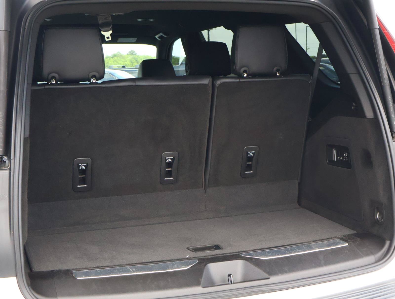Used 2022 Cadillac Escalade Luxury RWD image 28