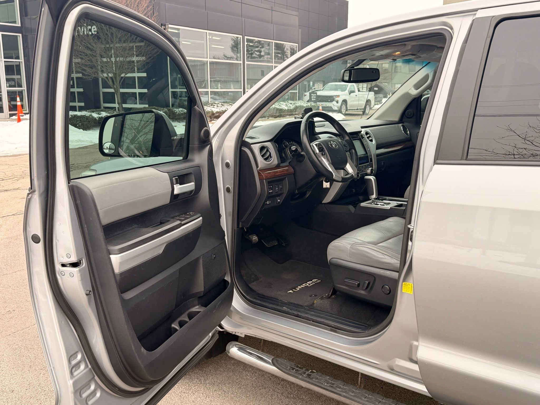 Used 2015 Toyota Tundra Limited image 10