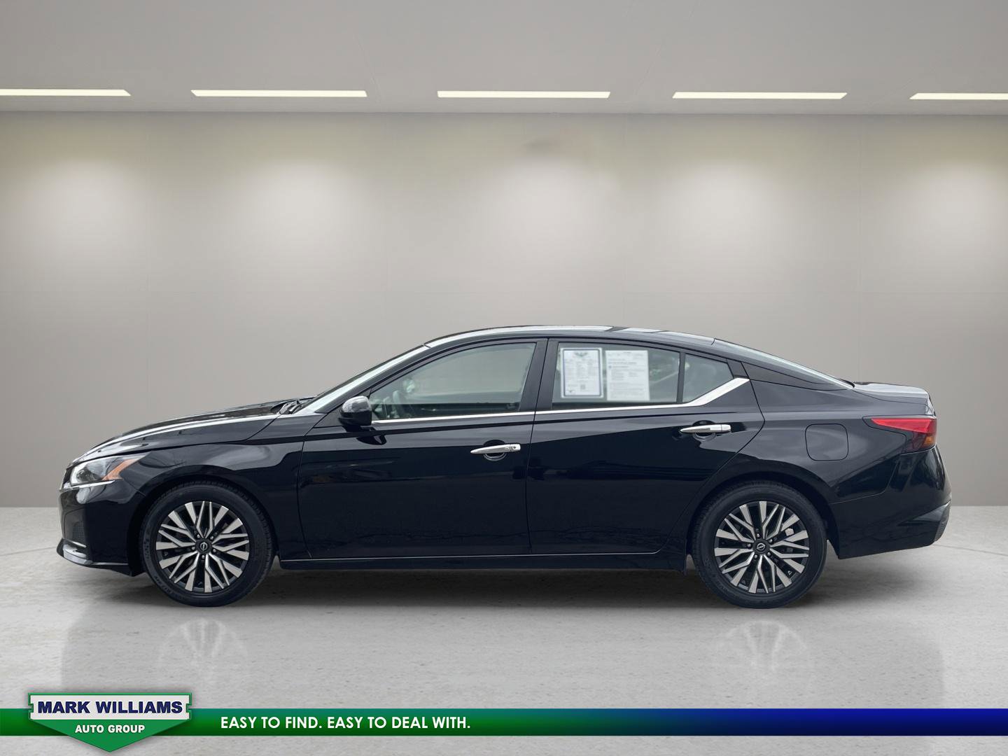 Used 2023 Nissan Altima 2.5 SV image 4
