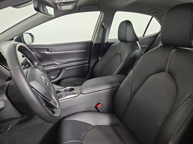 Used 2023 Toyota Camry XLE image 13