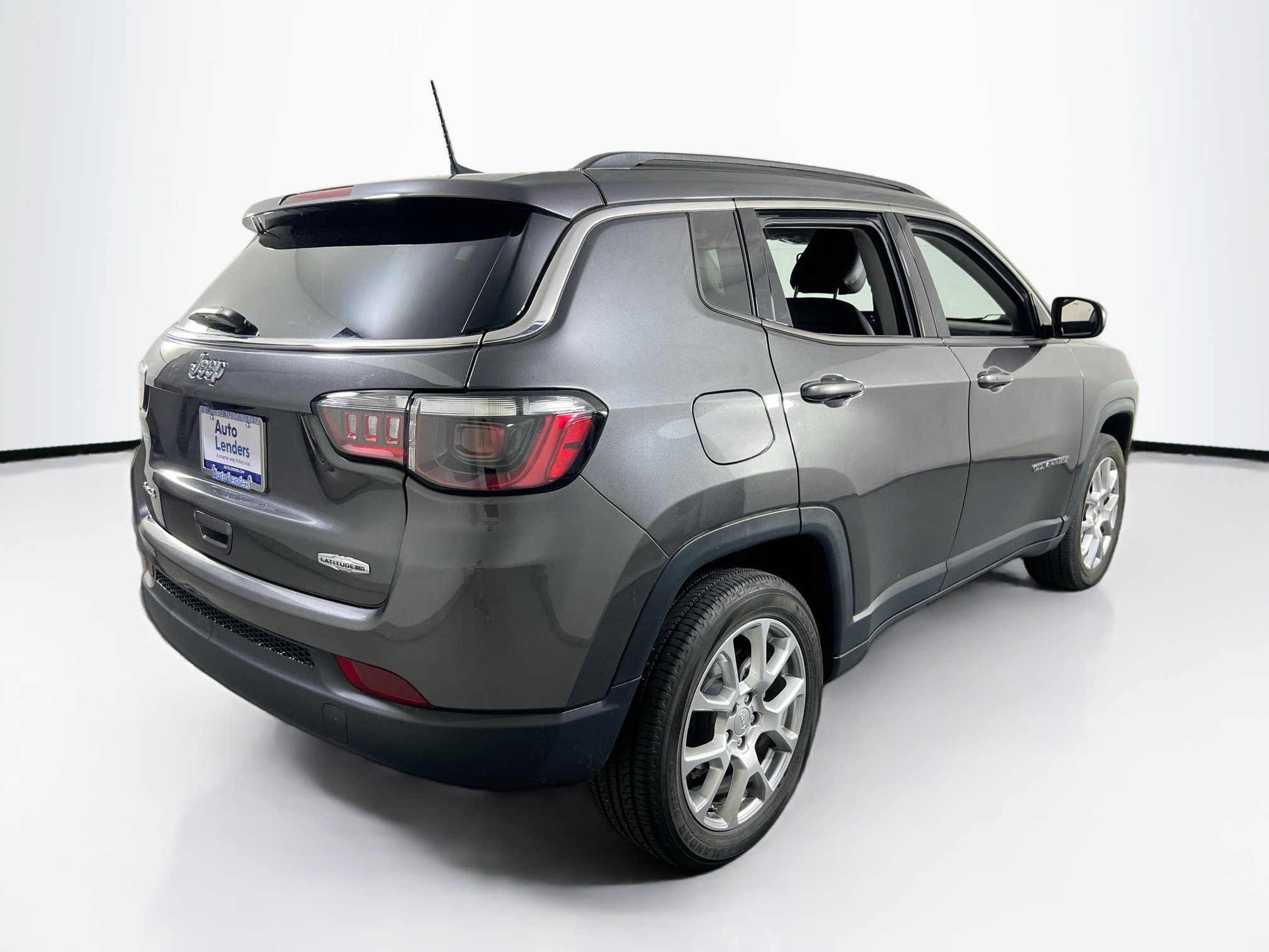 Used 2022 Jeep Compass Latitude AWD/4WD image 5