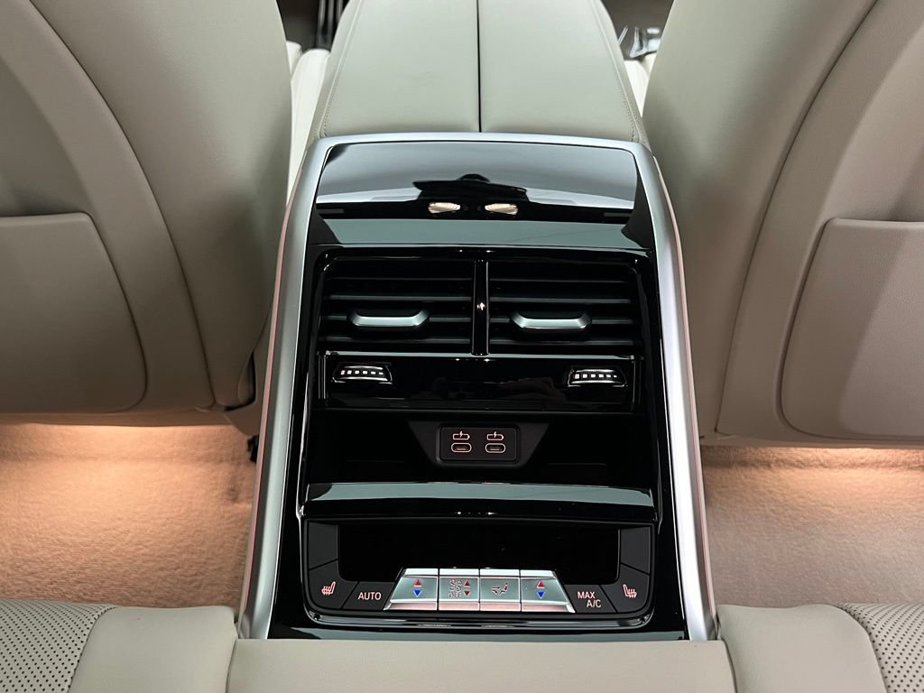 New 2026 BMW 840i xDrive AWD/4WD image 9