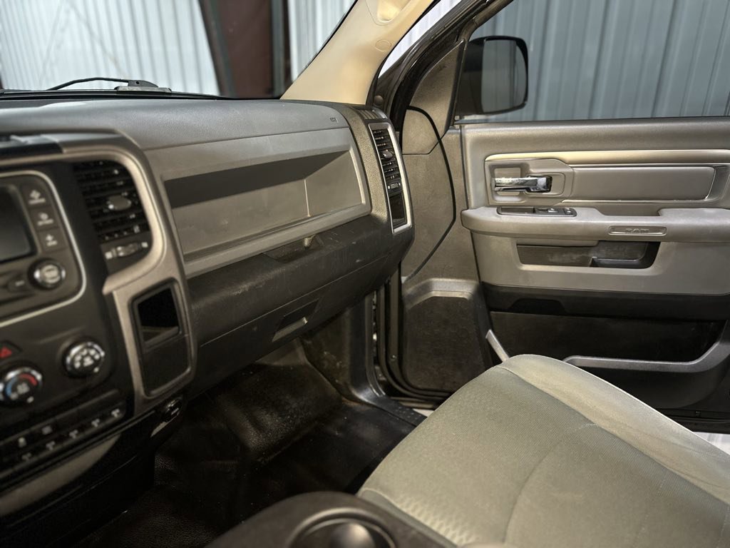 Used 2015 RAM 3500 Tradesman w/ Power & Remote Entry Group image 7