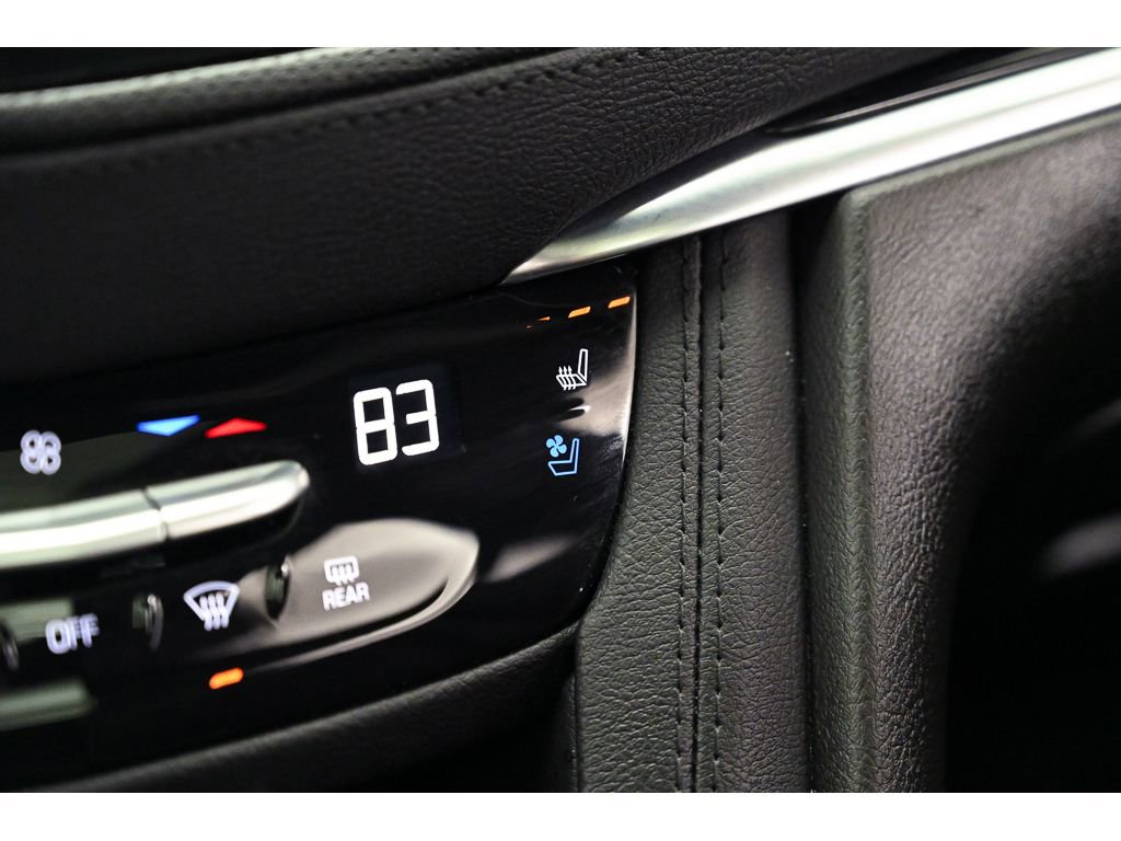 Certified 2025 Cadillac XT5 Premium Luxury image 50