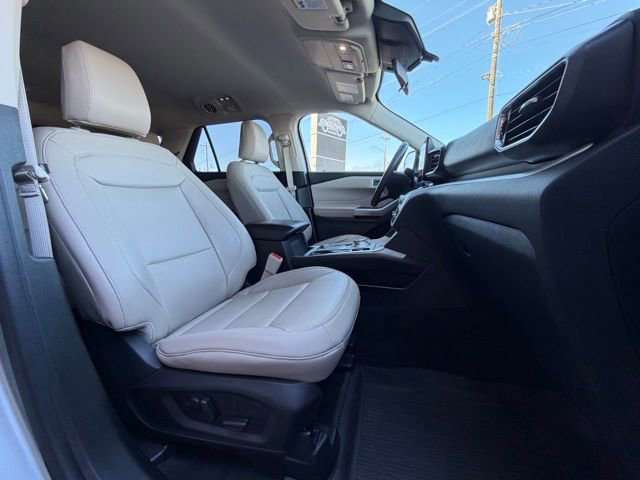 Used 2023 Ford Explorer XLT w/ Equipment Group 202A image 25