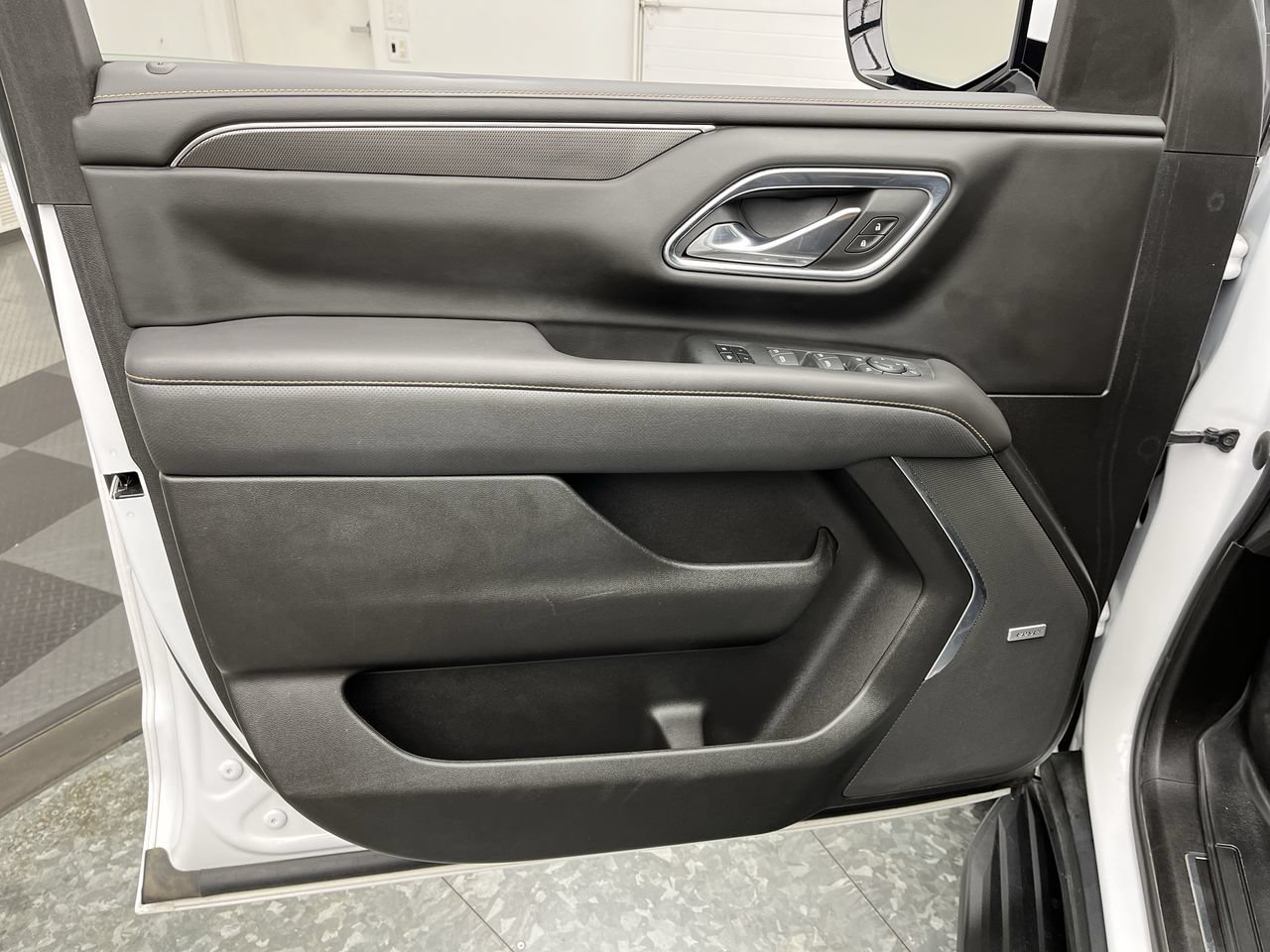 Certified 2021 GMC Yukon XL AT4 w/ Technology Package AWD/4WD image 8