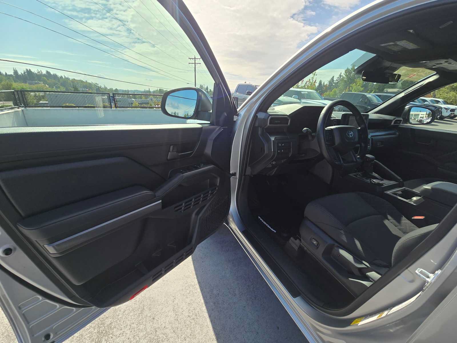 Certified 2025 Toyota Tacoma SR5 AWD/4WD image 20