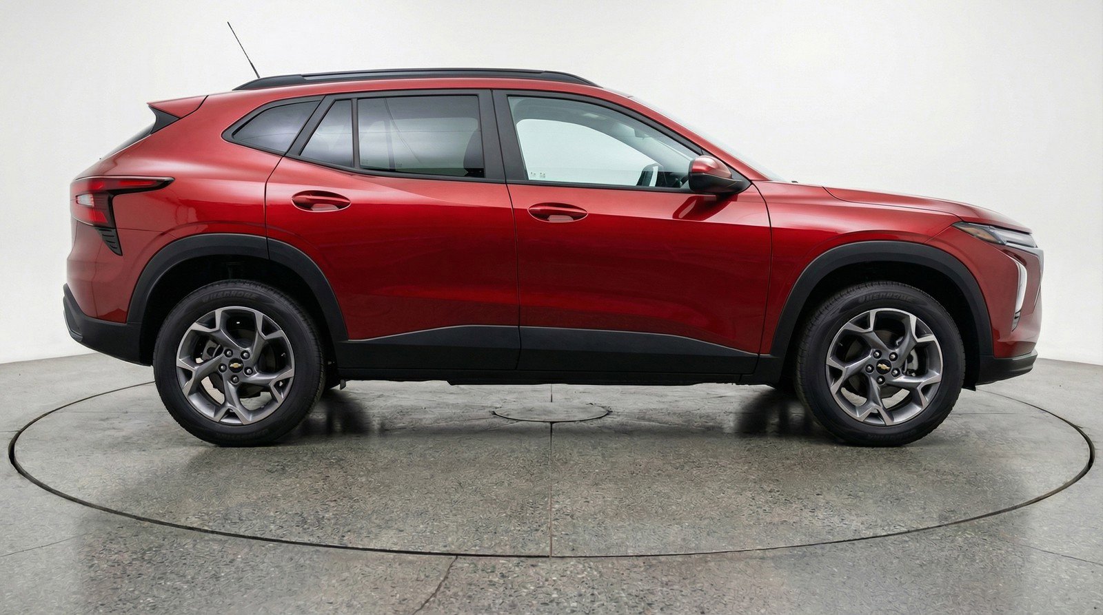 Used 2025 Chevrolet Trax LT image 11