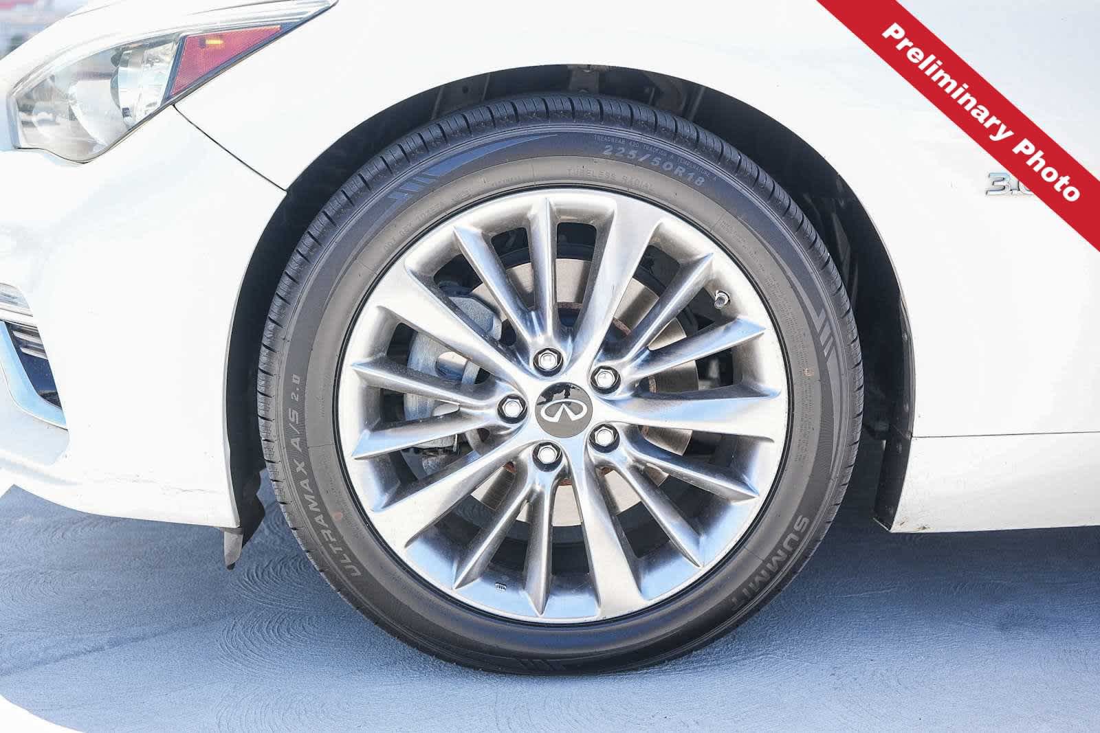 Used 2020 INFINITI Q50 Luxe w/ Essential Package (3.0T Luxe) RWD image 12
