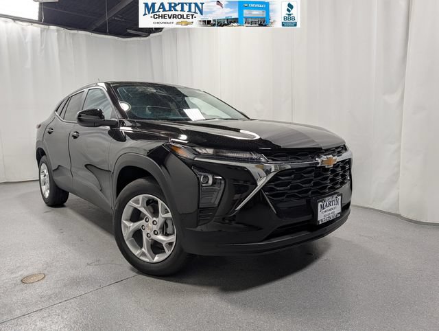 New 2026 Chevrolet Trax LS w/ LS Convenience Package FWD image 1