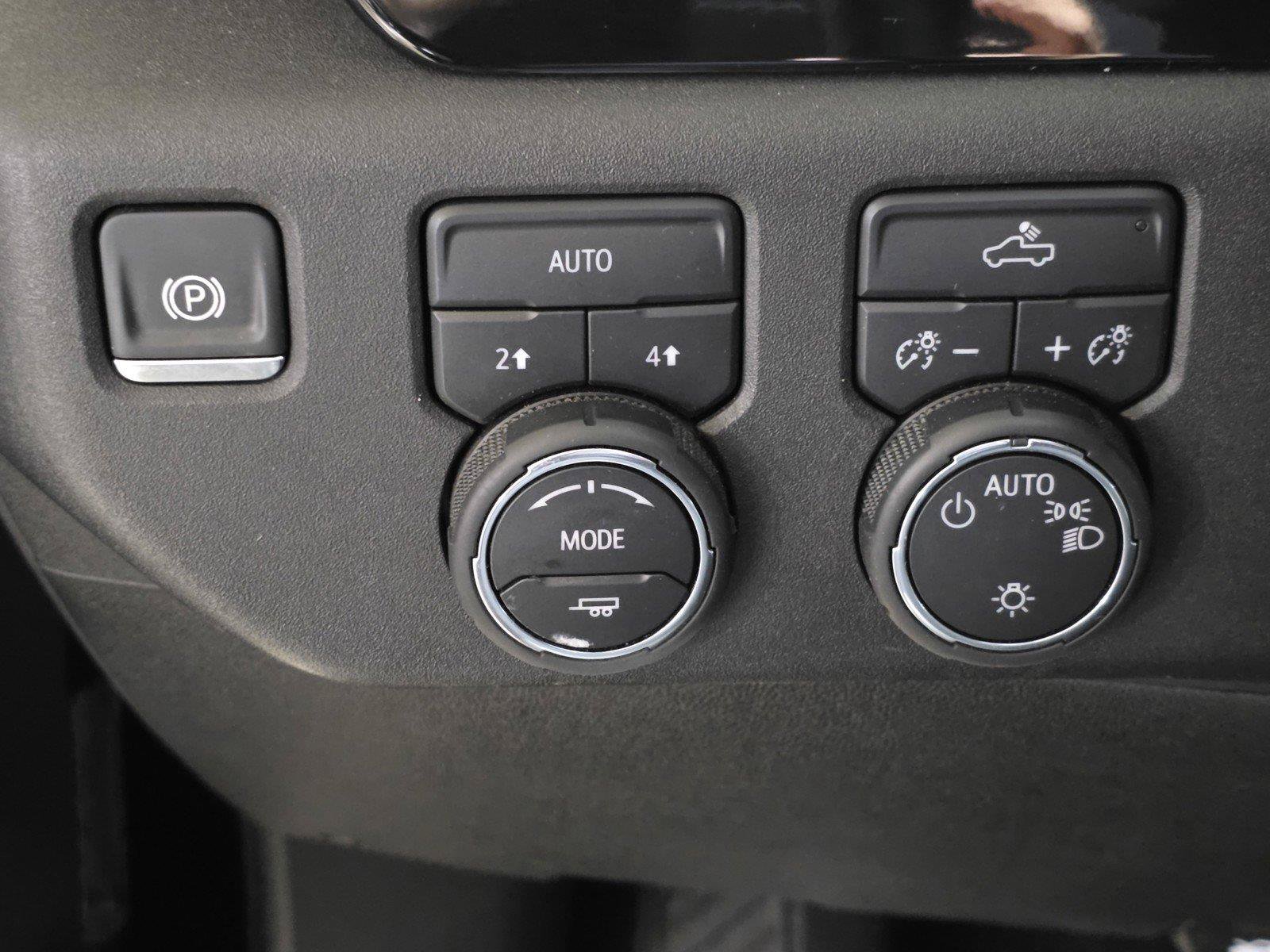 Used 2025 Chevrolet Silverado 1500 LT AWD/4WD image 33