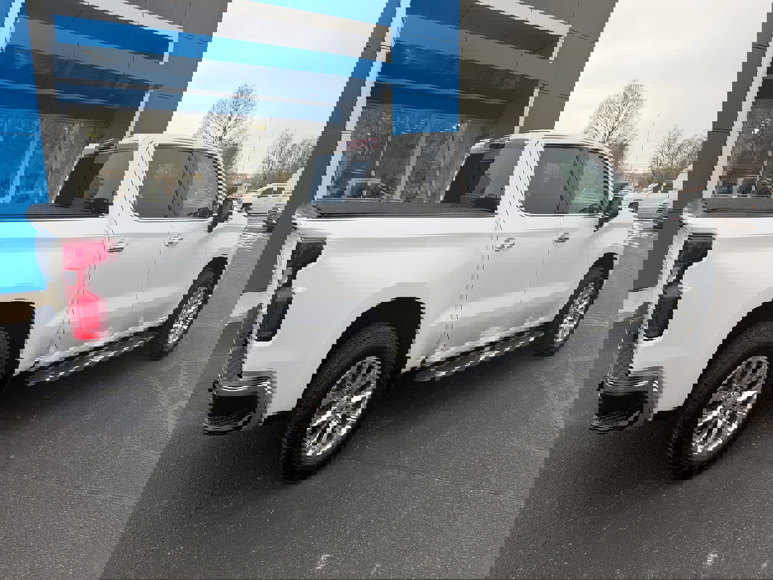 Used 2021 Chevrolet Silverado 1500 LTZ image 2