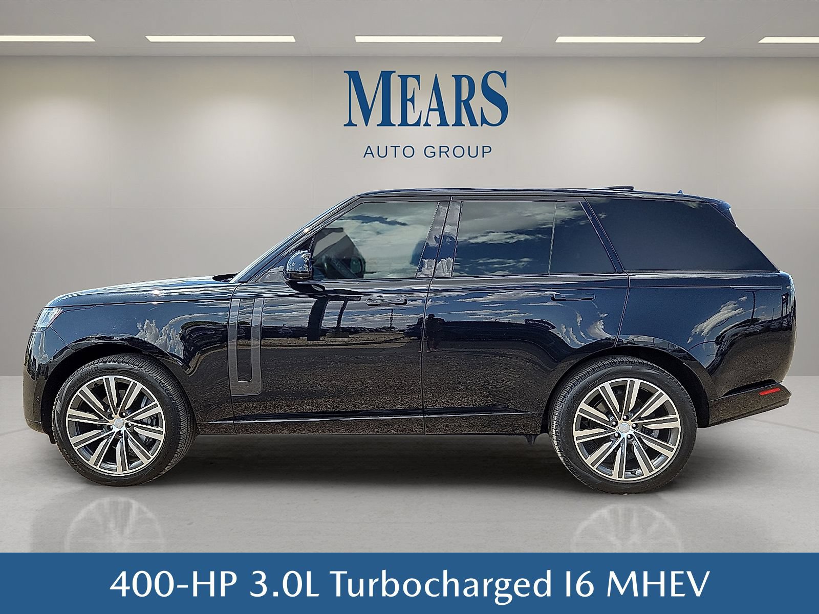 Used 2023 Land Rover Range Rover SE AWD/4WD image 3