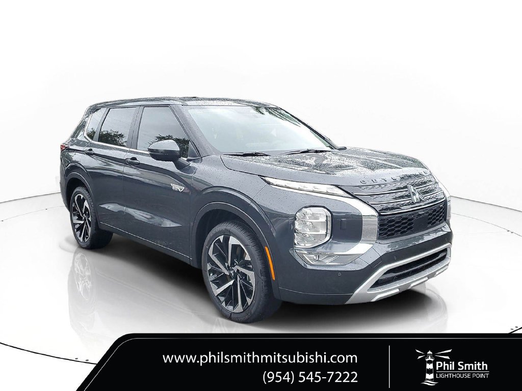 Used 2025 Mitsubishi Outlander SE