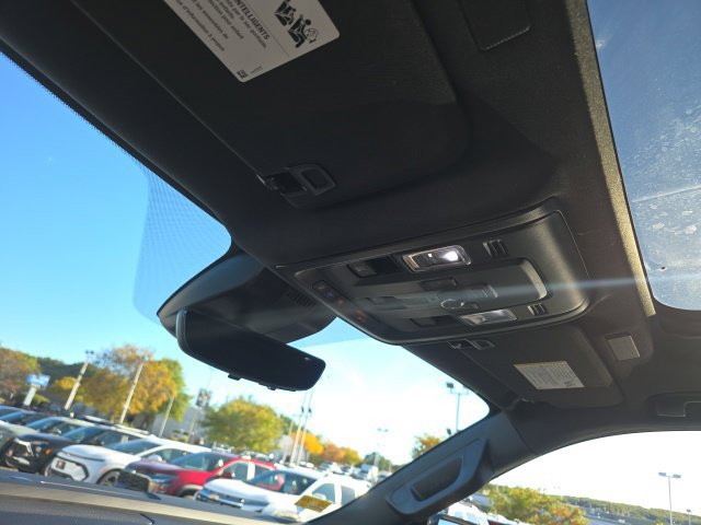 Used 2025 Chevrolet Tahoe High Country w/ Sun And Tow Package AWD/4WD image 24
