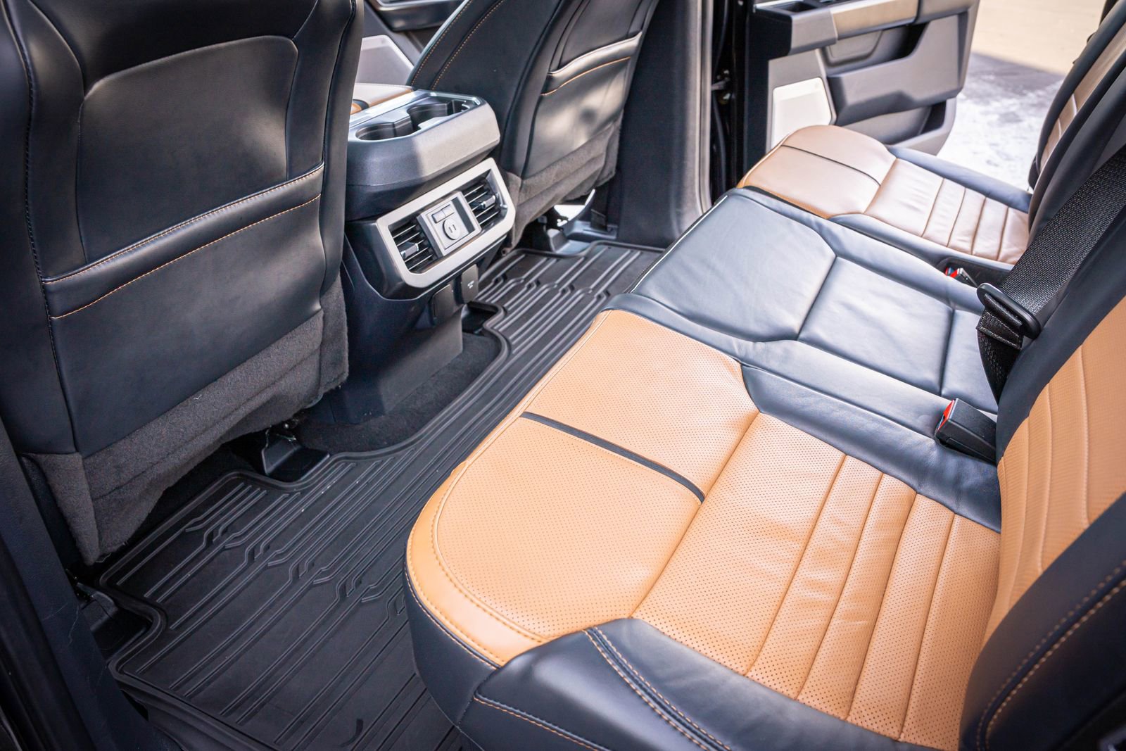 Used 2023 Ford F350 Platinum AWD/4WD image 31