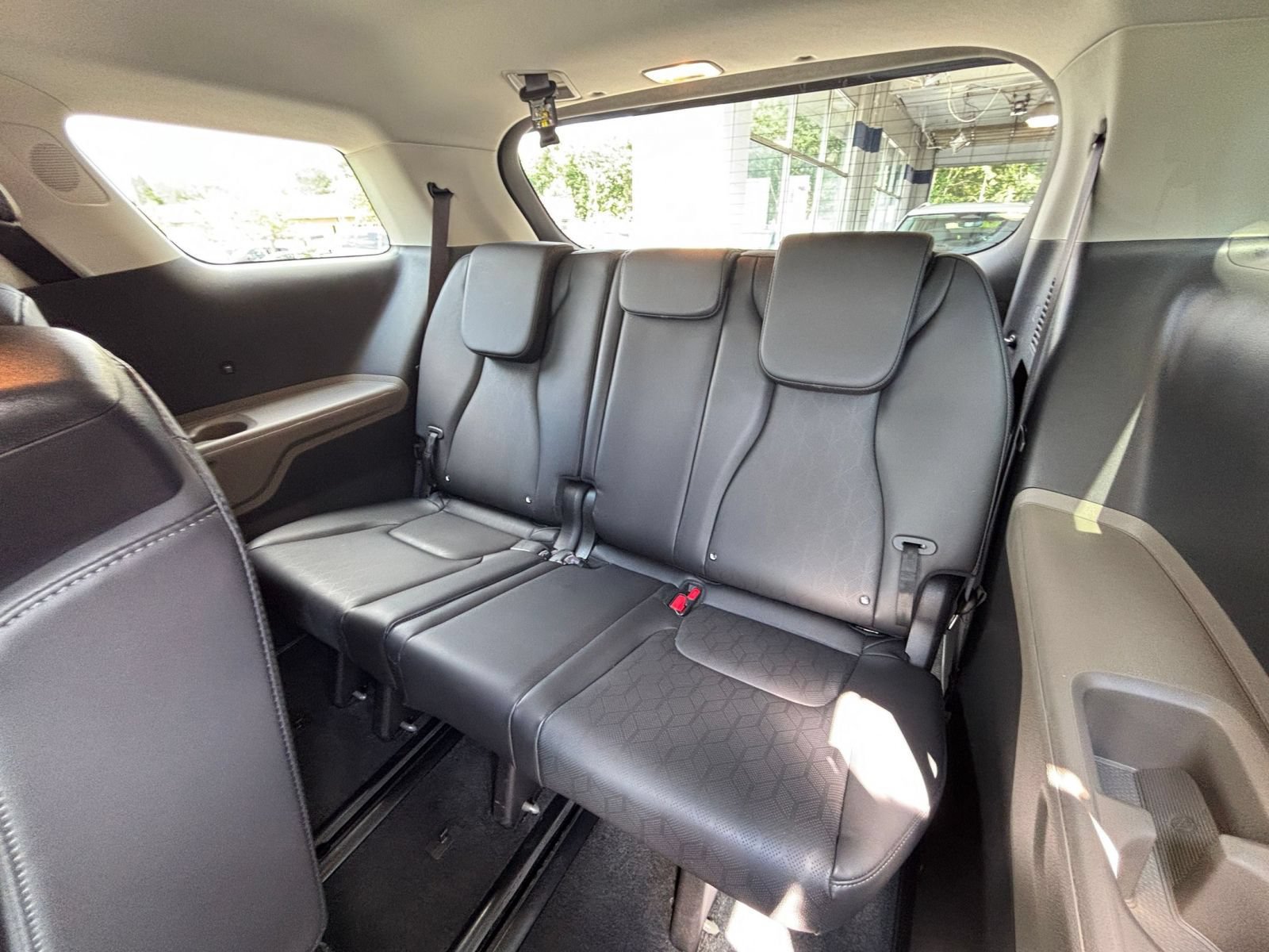 Used 2026 Kia Carnival FWD image 30