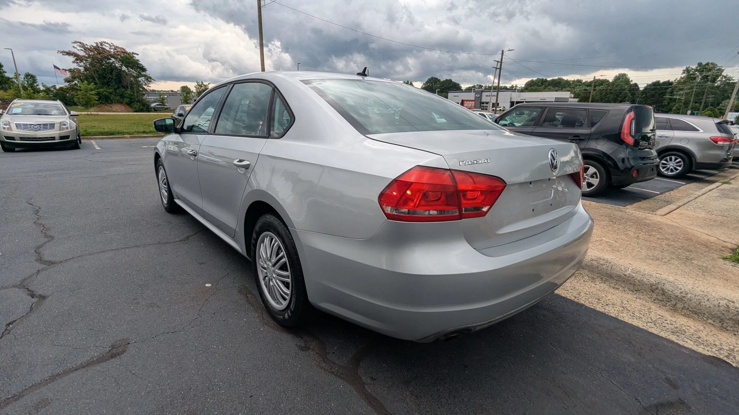 Used 2014 Volkswagen Passat 2.5 S FWD image 5