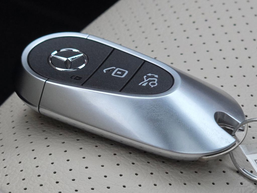 Certified 2026 Mercedes-Benz GLC 300 4MATIC image 39