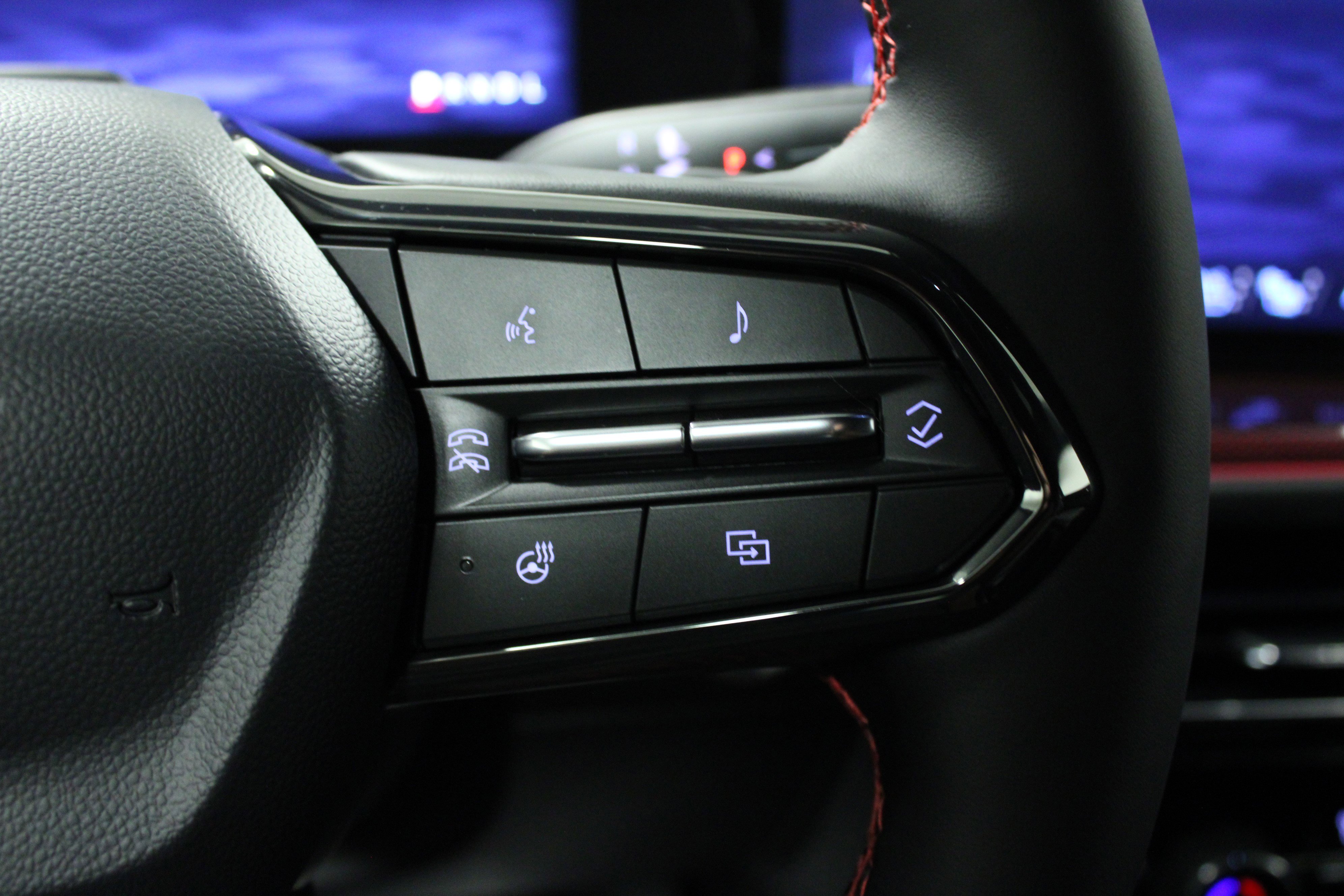 Used 2025 Chevrolet Traverse RS w/ LPO, Floor Liner Package image 22