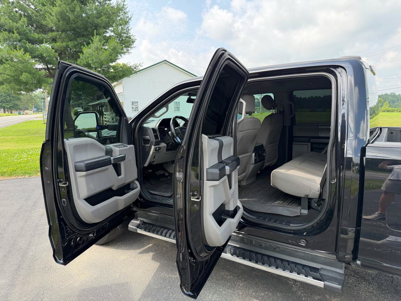 Used 2020 Ford F250 XLT w/ XLT Premium Package AWD/4WD image 42