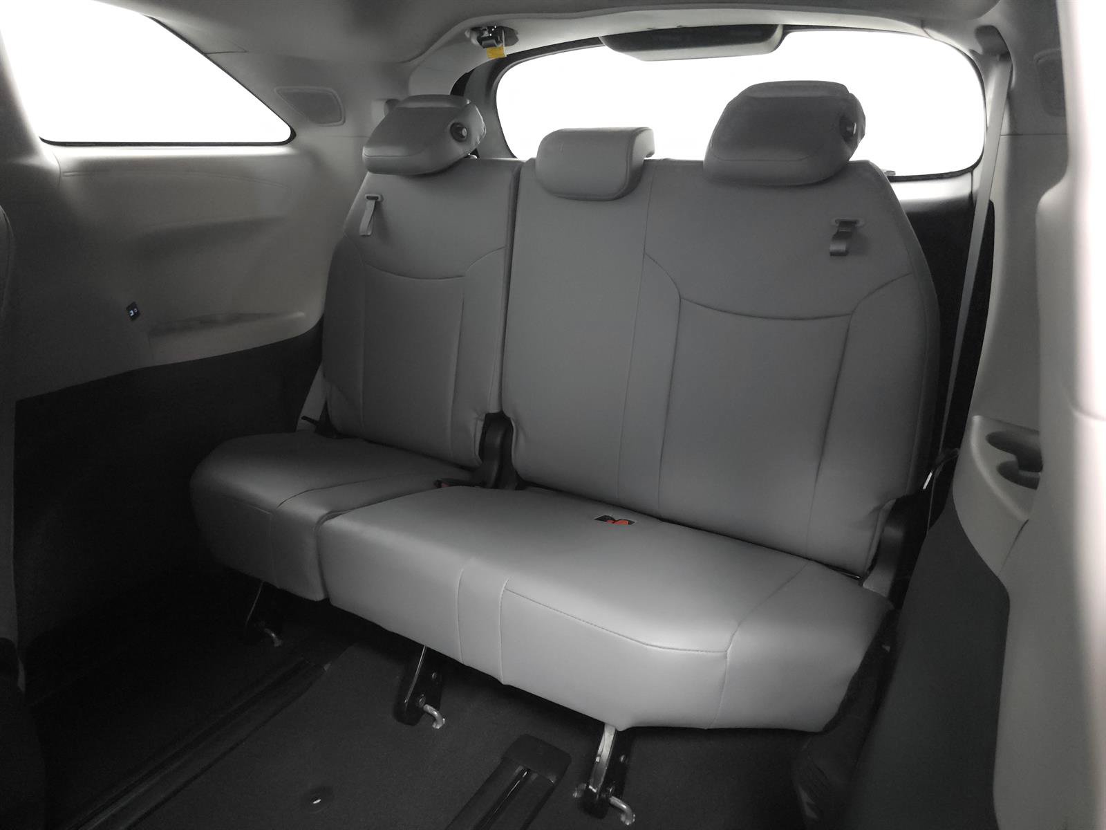 Certified 2024 Toyota Sienna XLE w/ XLE Plus Package AWD/4WD image 6
