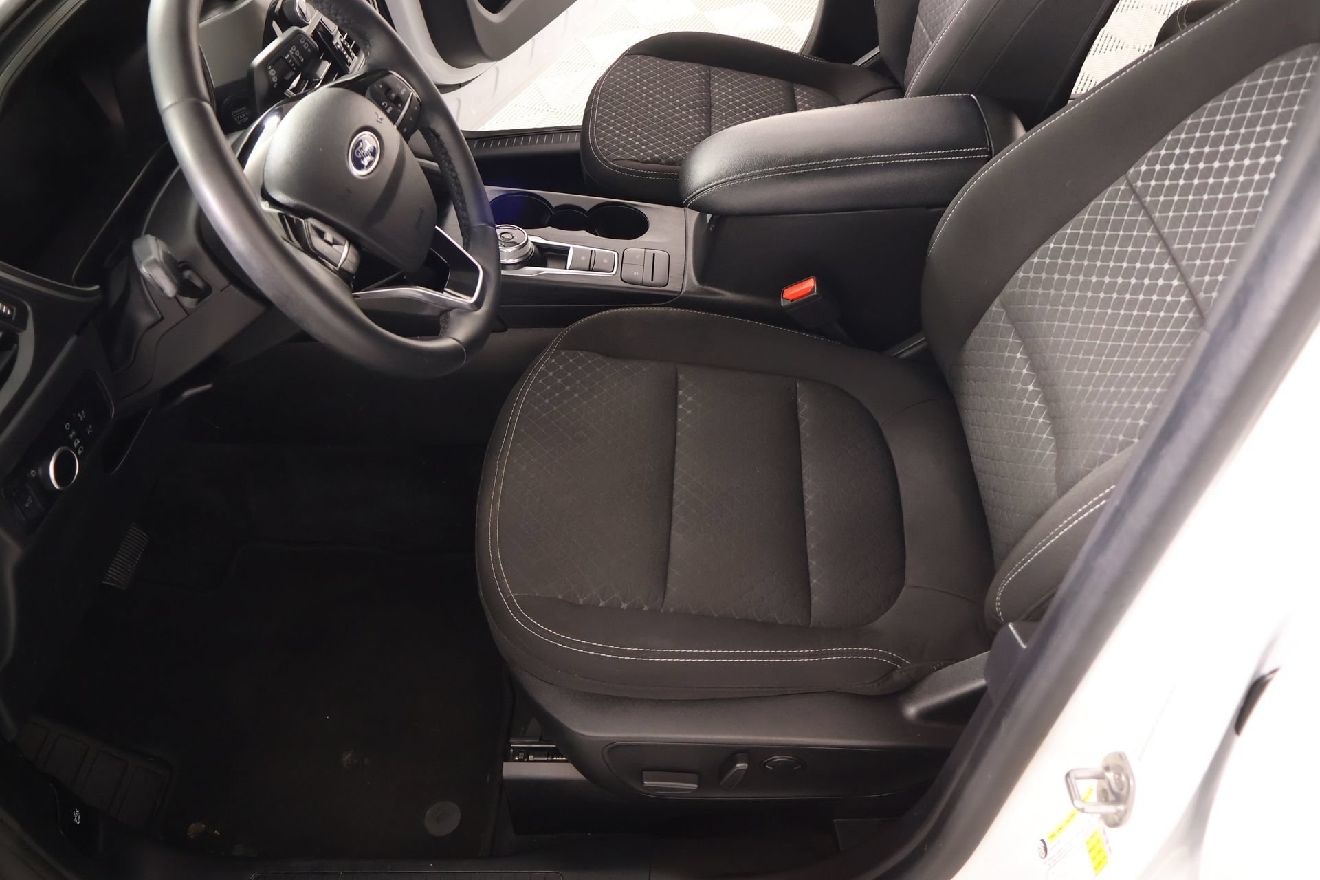 Used 2023 Ford Escape Active AWD/4WD image 11