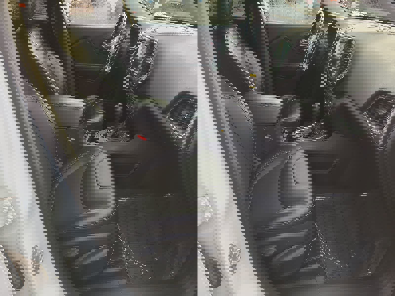 Used 2020 Jeep Cherokee Latitude w/ Quick Order Package 26F North image 22