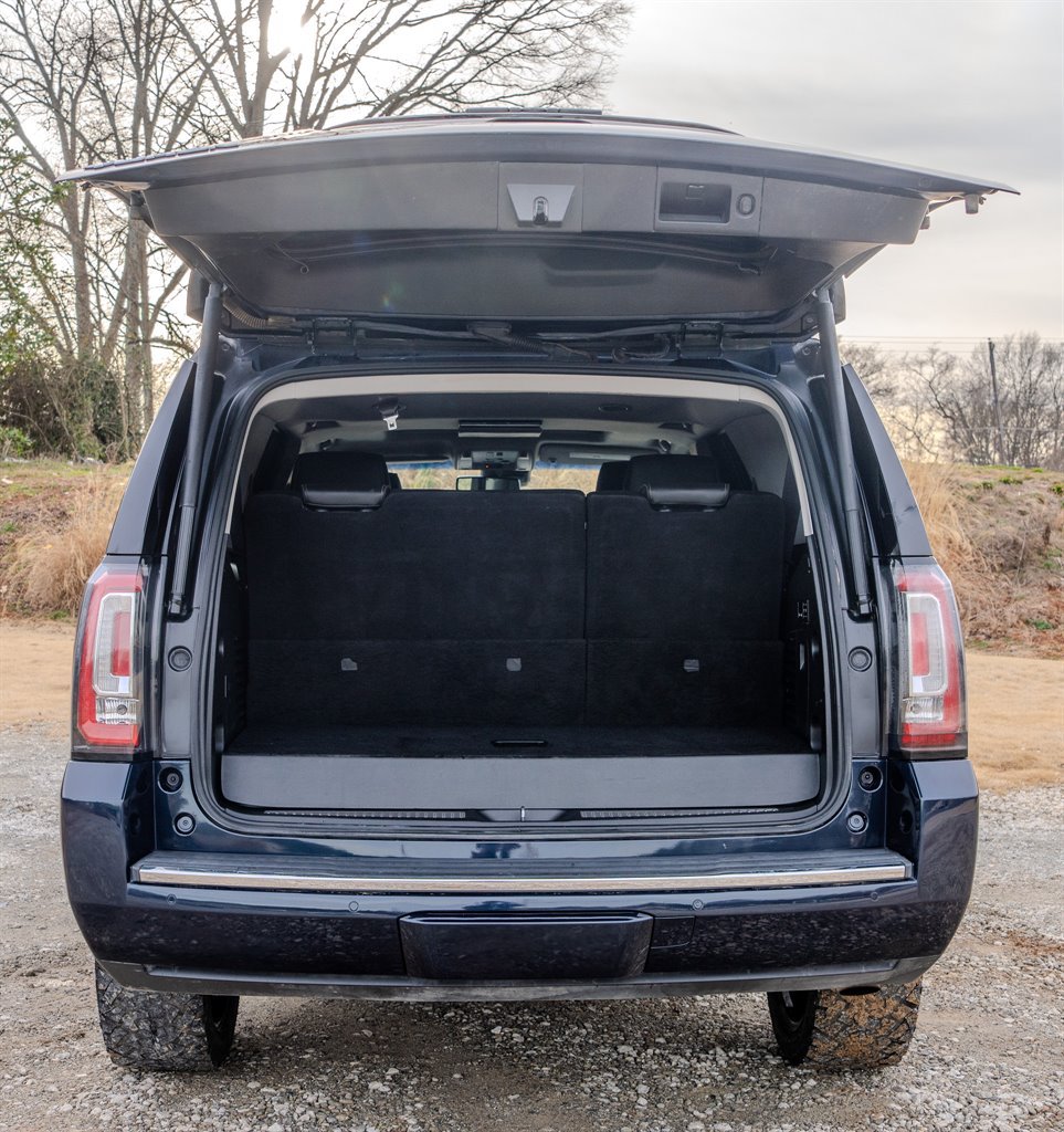Used 2018 GMC Yukon Denali w/ Denali Ultimate Package AWD/4WD image 9