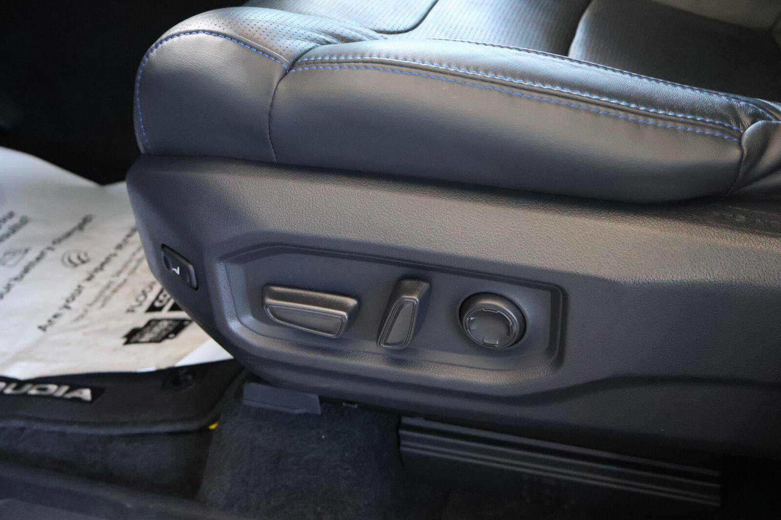 Used 2025 Toyota Sequoia Platinum AWD/4WD image 15