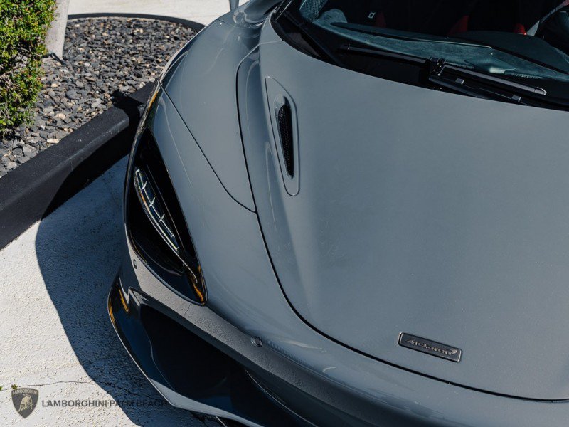 Used 2026 McLaren 750S RWD image 12