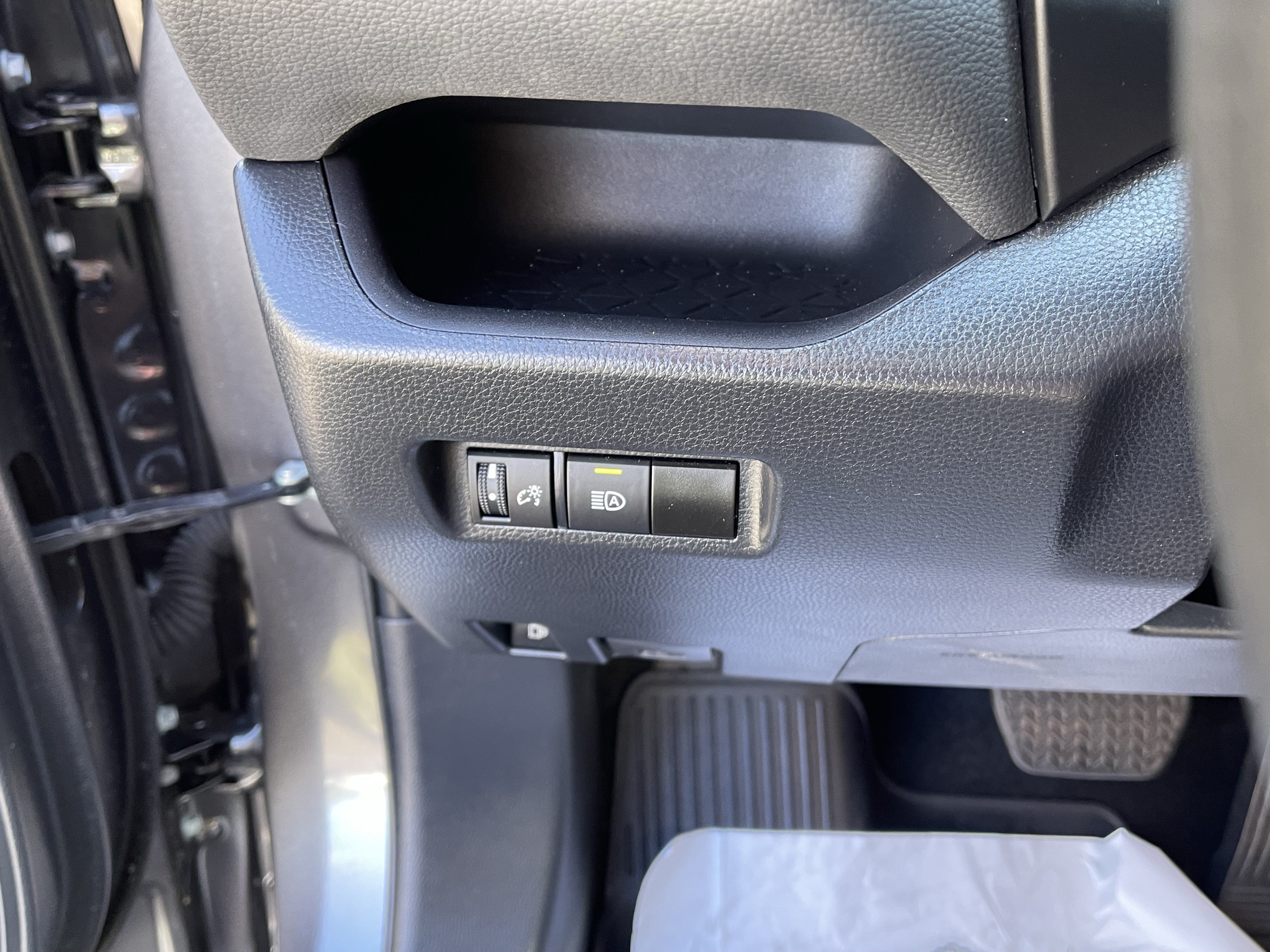 Certified 2024 Toyota RAV4 LE AWD/4WD image 25