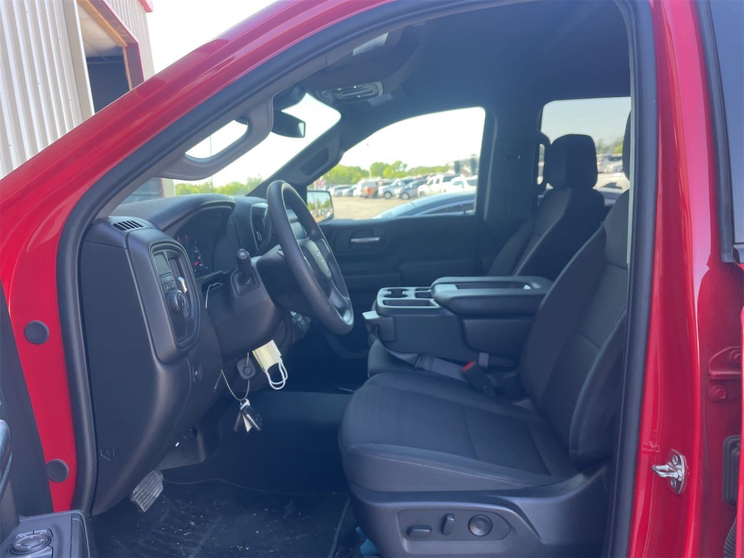 Used 2026 Chevrolet Silverado 1500 Custom image 6