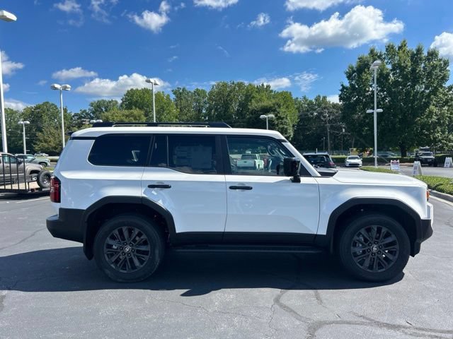 New 2027 Toyota Land Cruiser w/ Premium Package AWD/4WD image 4