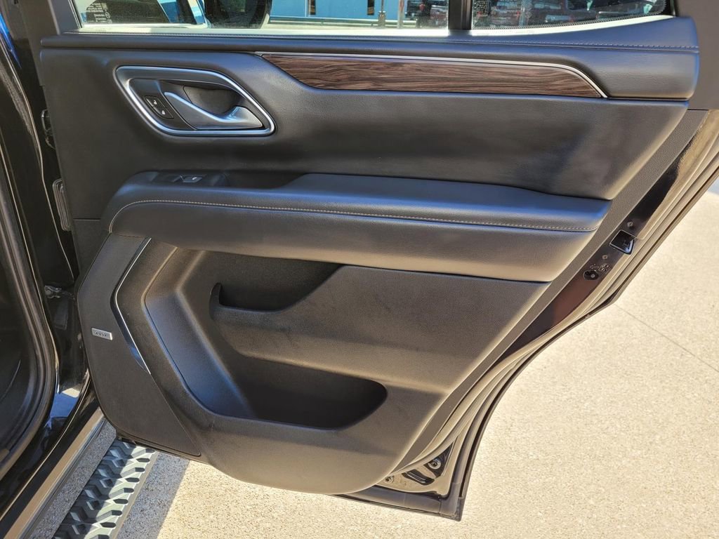 Used 2021 Chevrolet Tahoe Z71 w/ Rear Media and Nav Package image 11