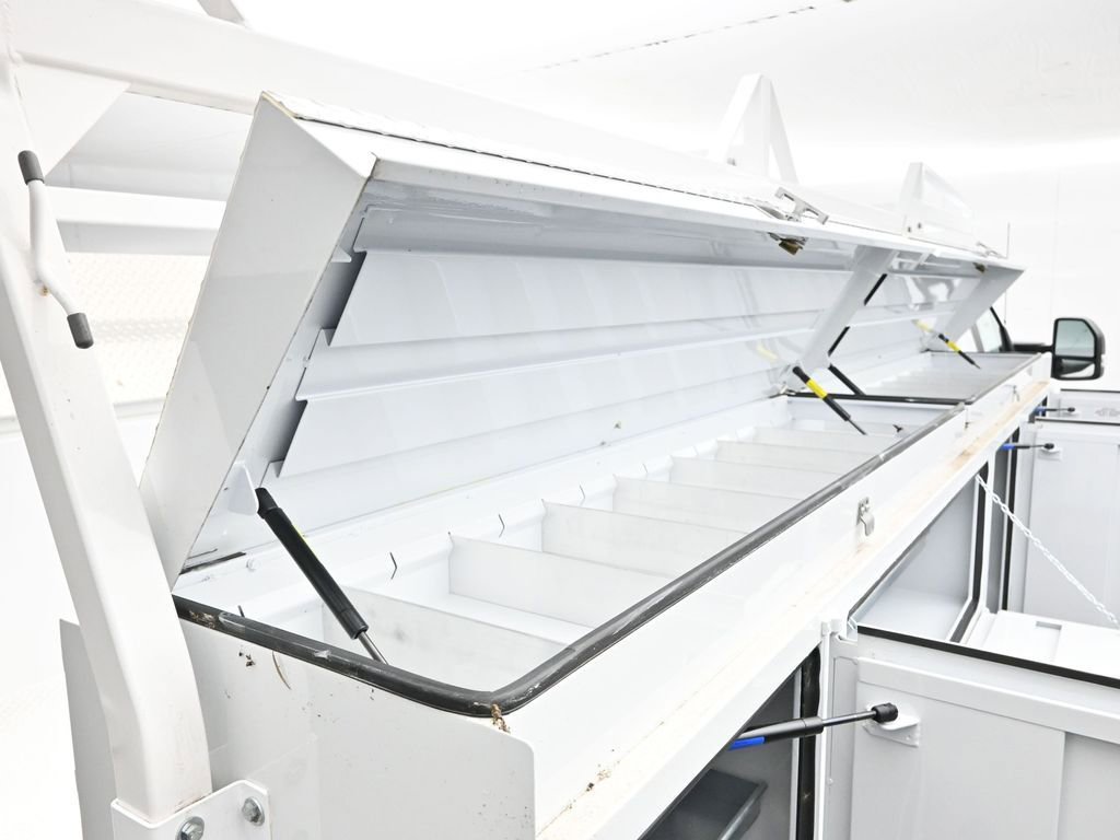 New 2025 Ford F450 XL w/ XL Chrome Package RWD image 28