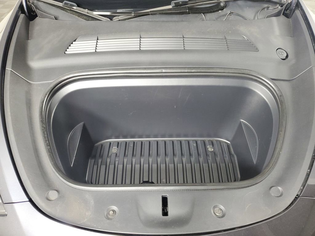 Used 2024 Tesla Model Y Long Range image 34