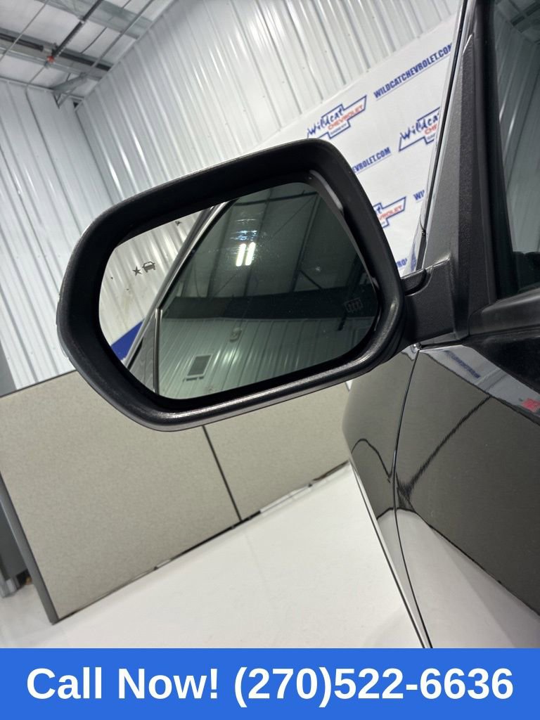 Used 2025 GMC Acadia Elevation image 13